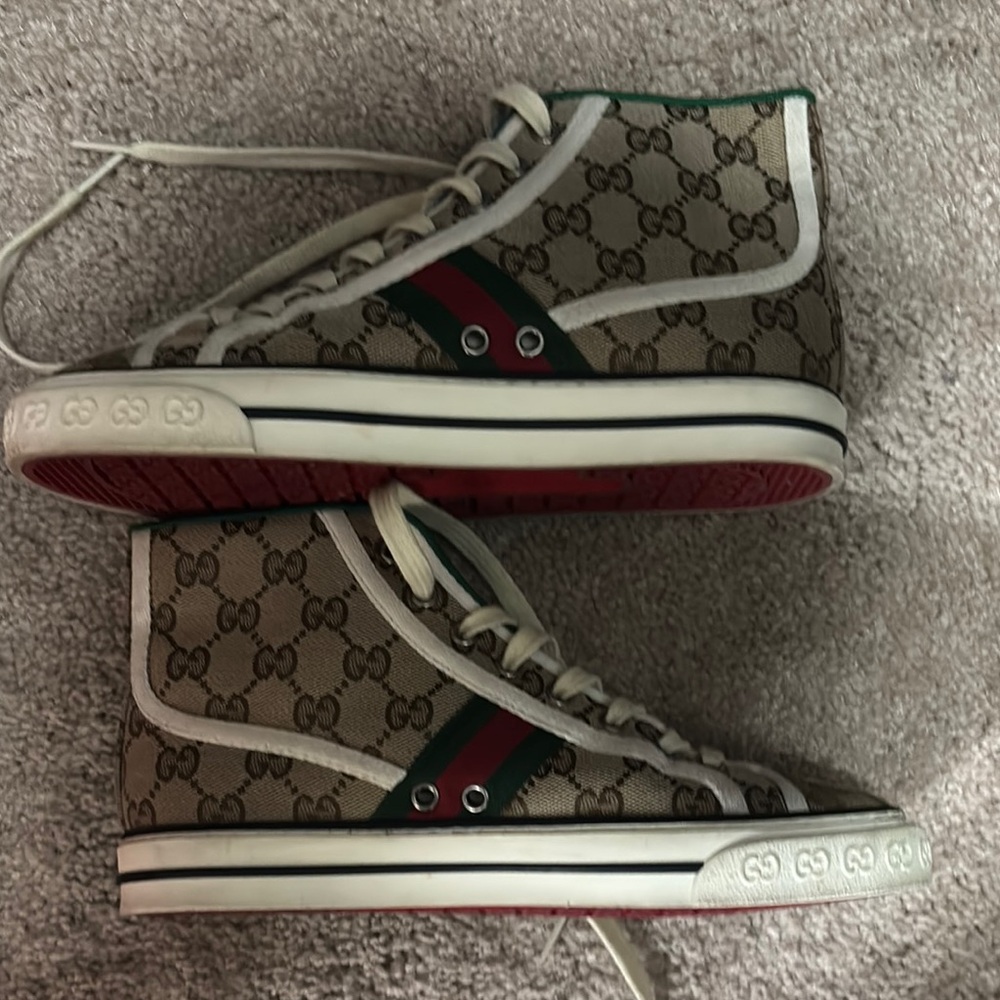 Gucci Cream and Green Sneakers with Iconic Design - Picture 7 of 7